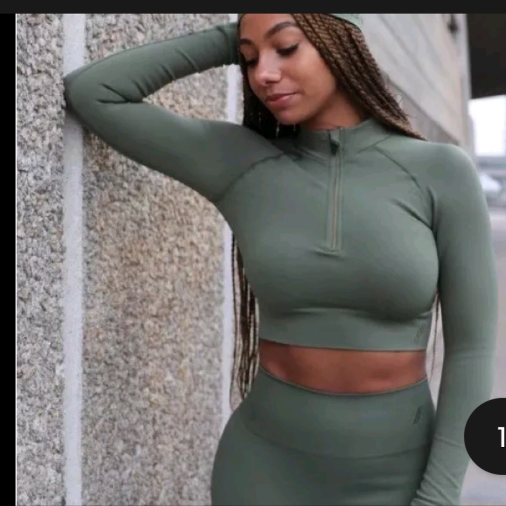 Tala Cropped Green Long Sleeve Fitted Hoodie